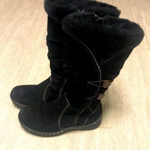 Bear Traps size 6 black lined boots